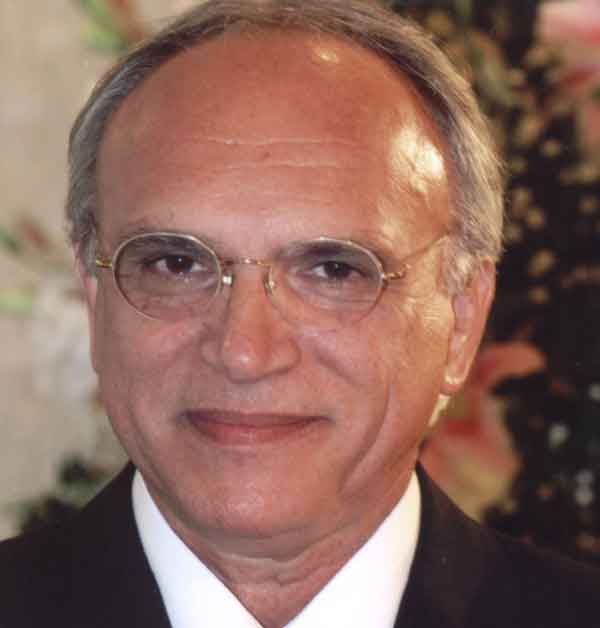 Oncologista na Academia de Medicina de Santa Catarina