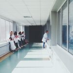 Novas vagas de residência não melhoram a distribuição de oncologistas no Brasil