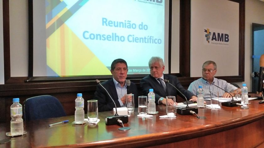 Secretário pede apoio contra a febre amarela; SBOC divulga vídeo sobre nota técnica